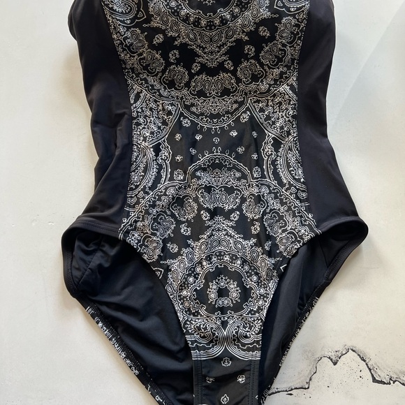 DKNY Bandeau swimsuit - Picture 6 of 6